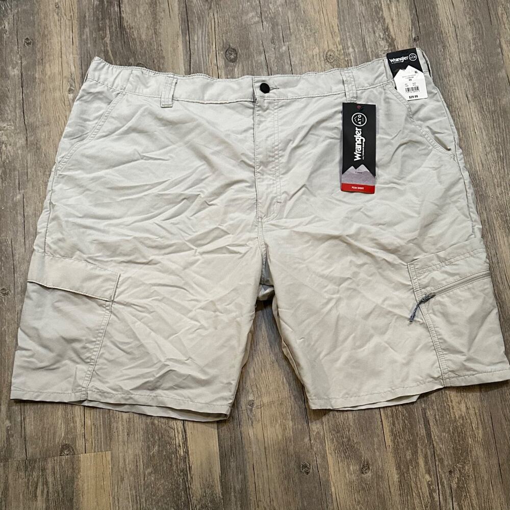 Wrangler Men’s ATG Cargo Shorts 9” Performance Elastic Waist Light Khaki Size 44